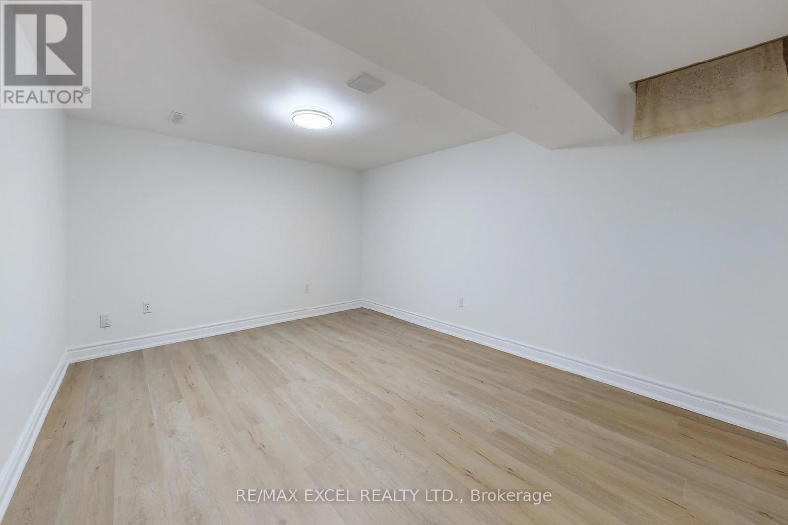 4388 Guildwood Way, Mississauga, Ontario  L5R 2A4 - Photo 45 - W12642818