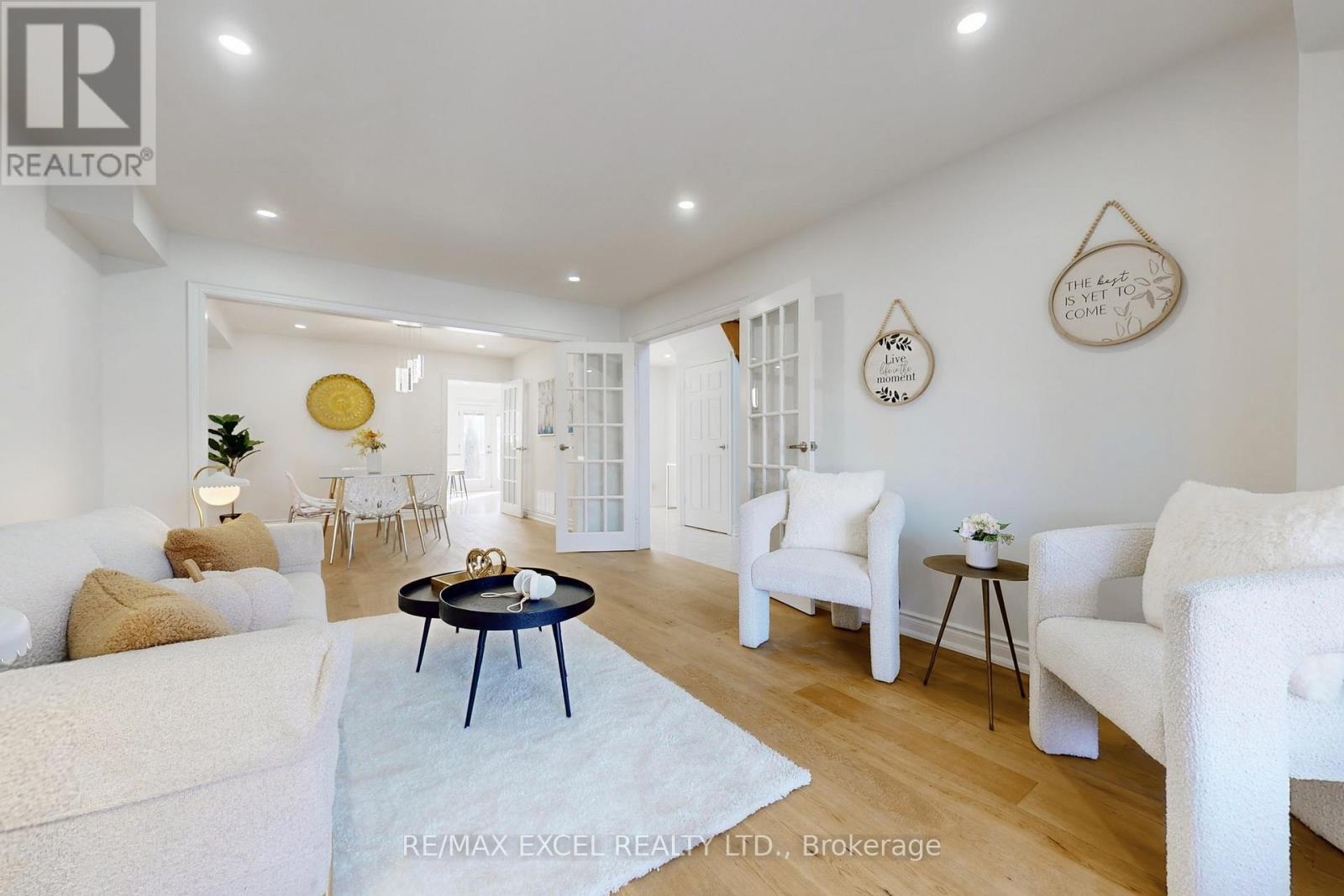 4388 Guildwood Way, Mississauga, Ontario  L5R 2A4 - Photo 9 - W12642818