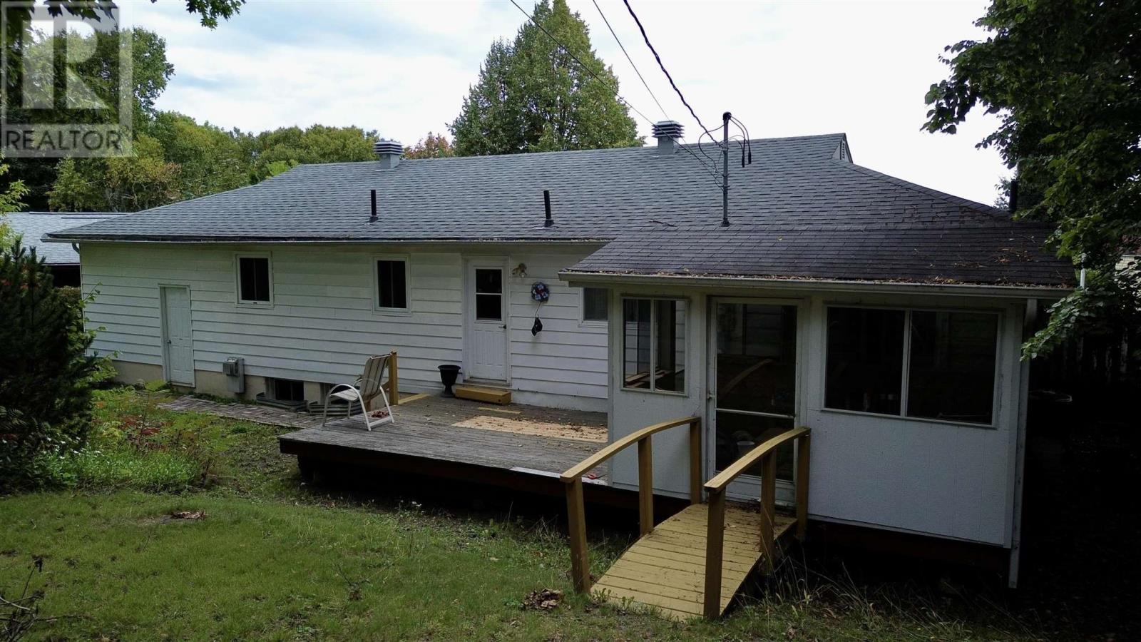 21 Bracken Pl, Elliot Lake, Ontario  P5A 1L5 - Photo 10 - SM253221