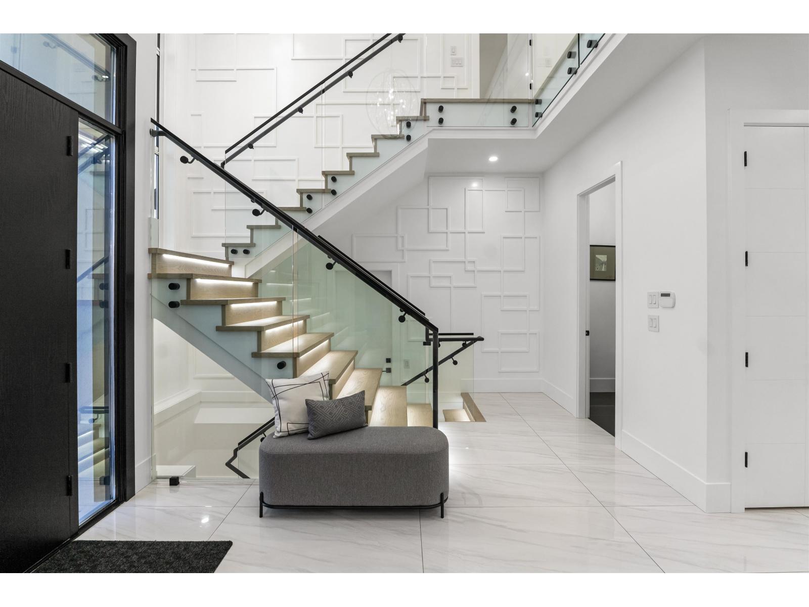 18446 68a Avenue, Surrey, British Columbia  V3S 9H9 - Photo 4 - R3074505