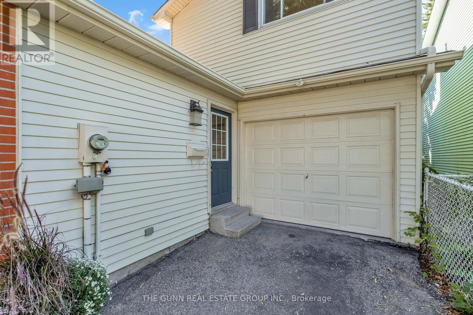 6 Olympic Crescent, London North, Ontario  N6G 3P6 - Photo 3 - X12642864