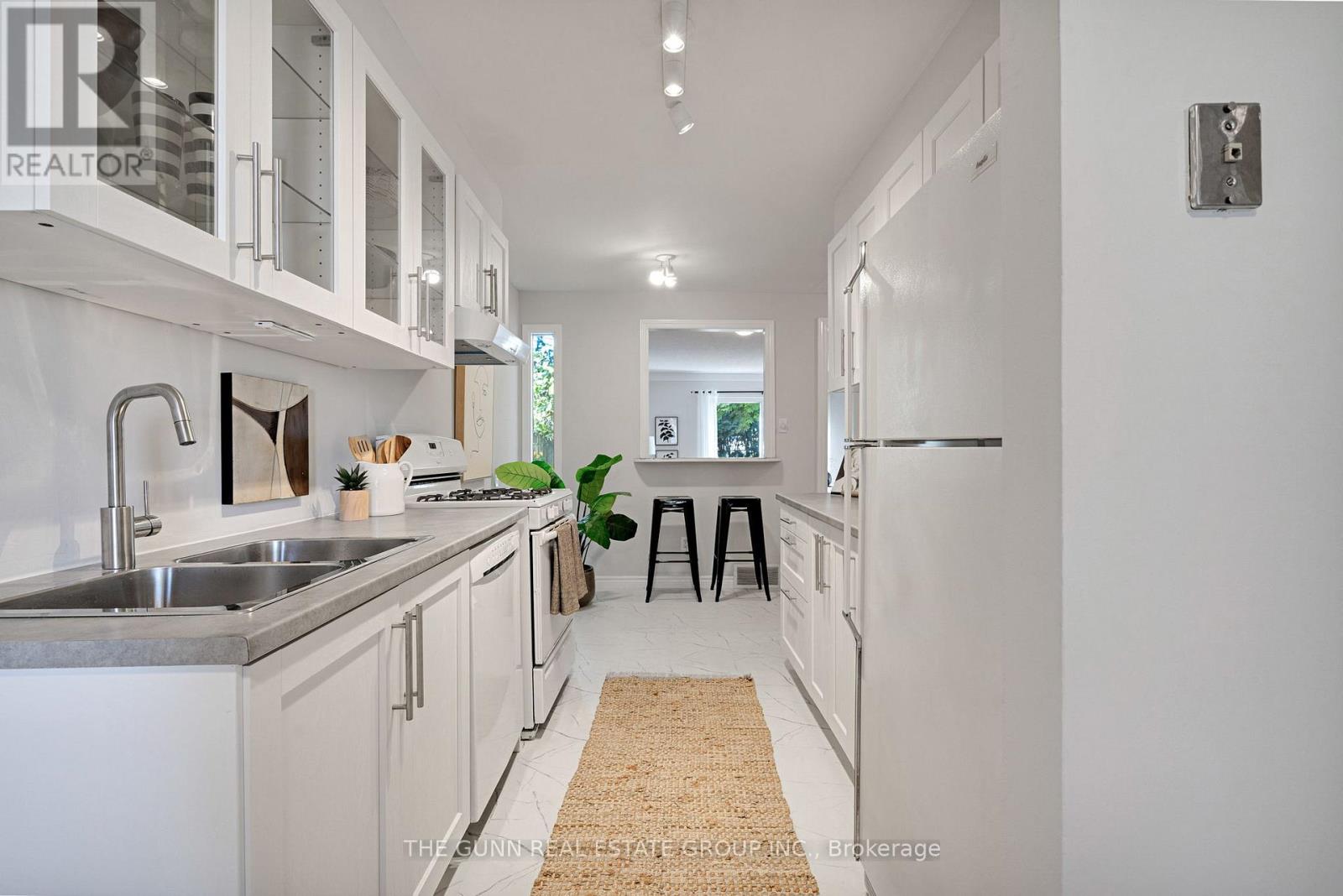 6 Olympic Crescent, London North, Ontario  N6G 3P6 - Photo 8 - X12642864