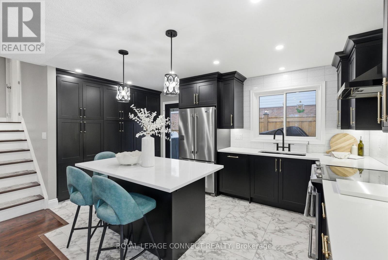 856 Sorrento Avenue, Oshawa, Ontario  L1J 6V9 - Photo 7 - E12642050