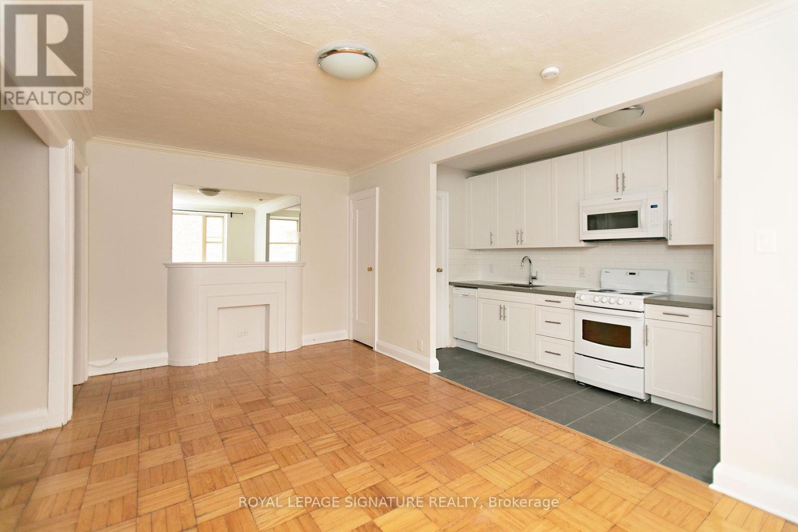 304 - 394 AVENUE ROAD, Toronto, Ontario