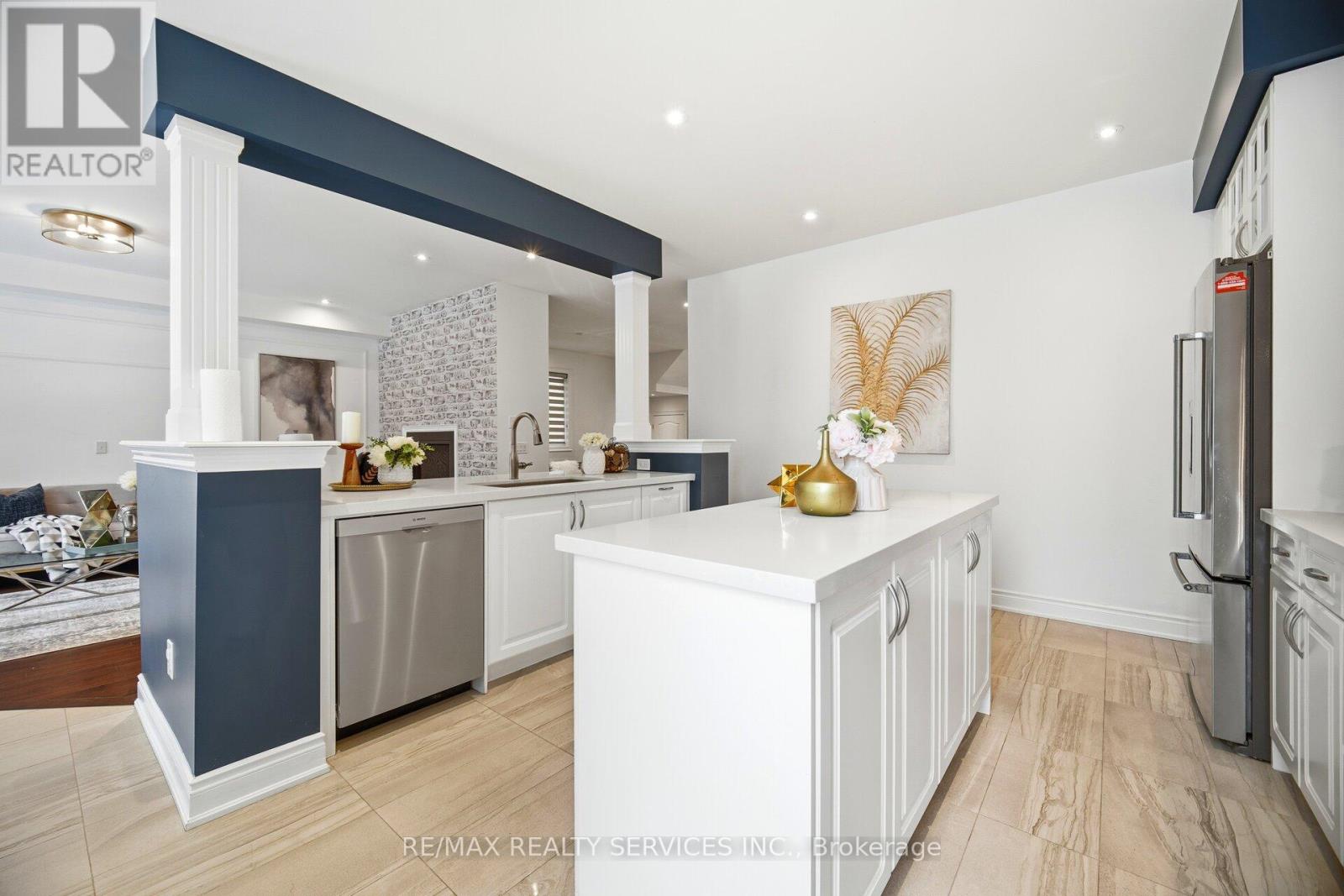 72 Bonnieglen Farm Boulevard, Caledon, Ontario  L7C 4C8 - Photo 22 - W12642840