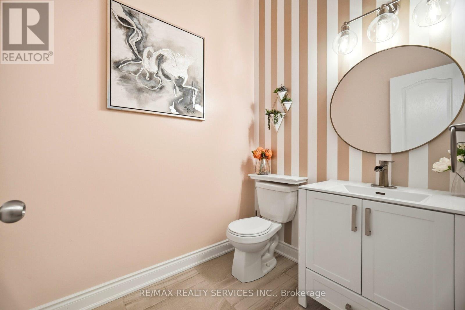 72 Bonnieglen Farm Boulevard, Caledon, Ontario  L7C 4C8 - Photo 24 - W12642840