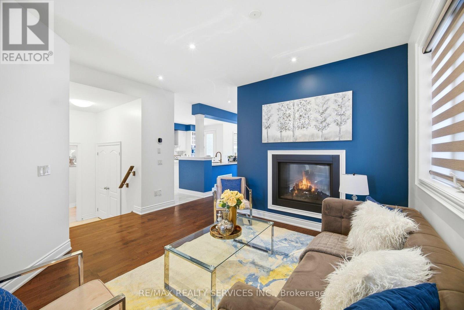 72 Bonnieglen Farm Boulevard, Caledon, Ontario  L7C 4C8 - Photo 10 - W12642840