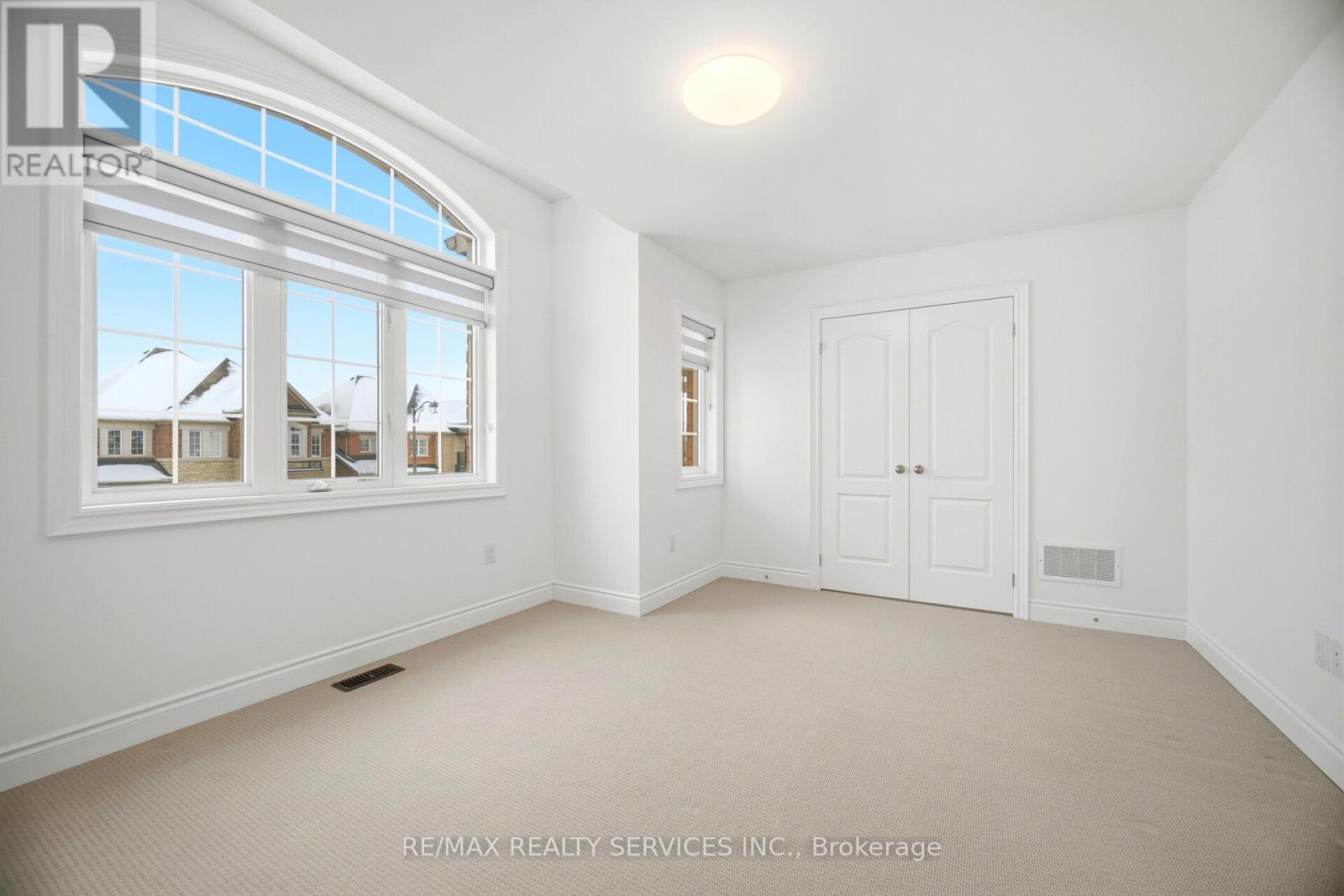 72 Bonnieglen Farm Boulevard, Caledon, Ontario  L7C 4C8 - Photo 31 - W12642840