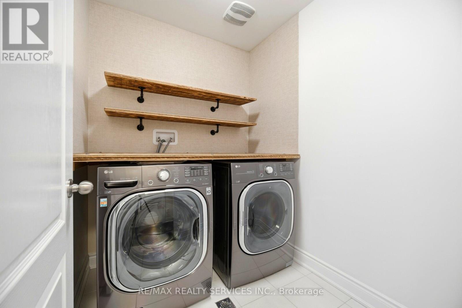 72 Bonnieglen Farm Boulevard, Caledon, Ontario  L7C 4C8 - Photo 33 - W12642840