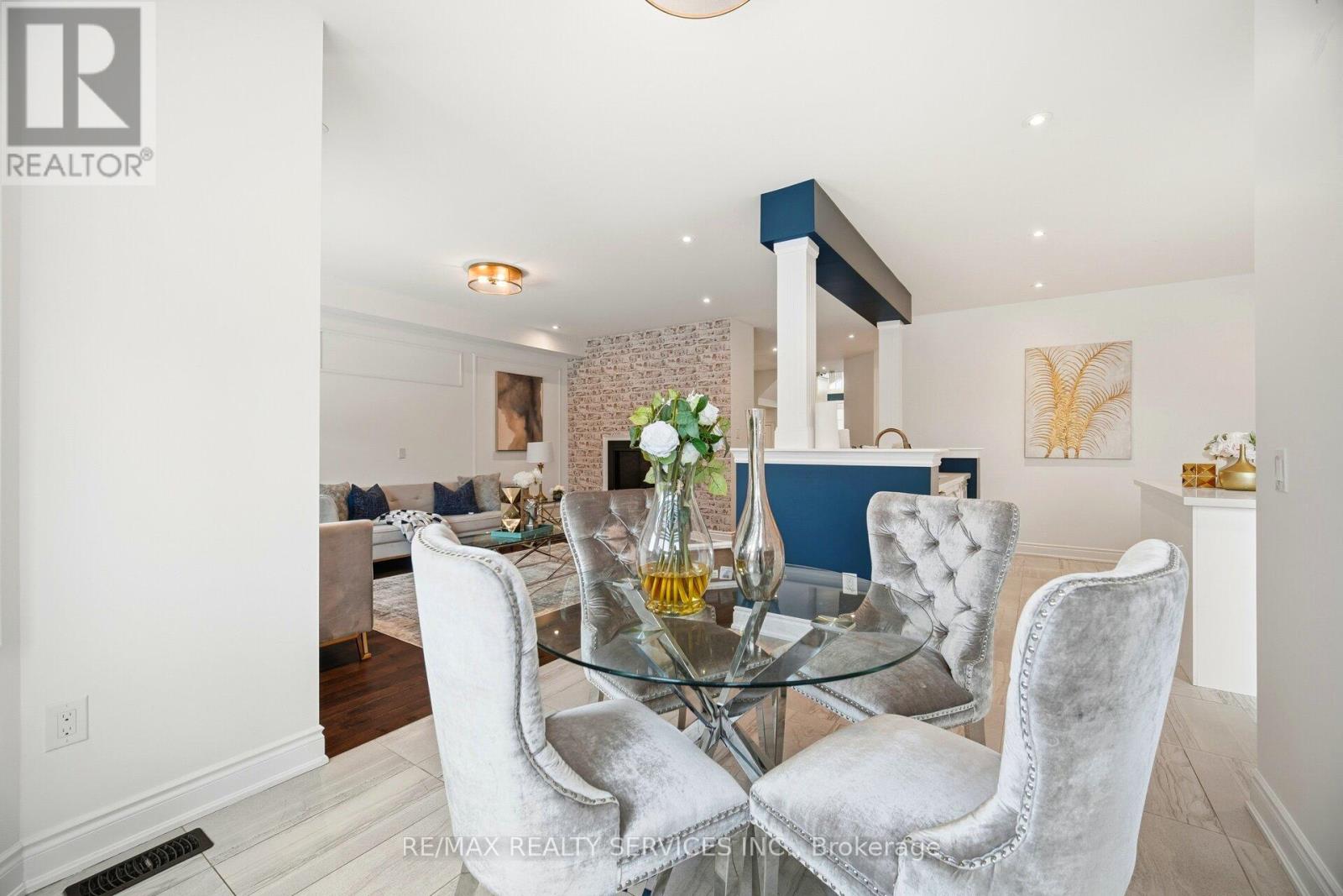 72 Bonnieglen Farm Boulevard, Caledon, Ontario  L7C 4C8 - Photo 16 - W12642840