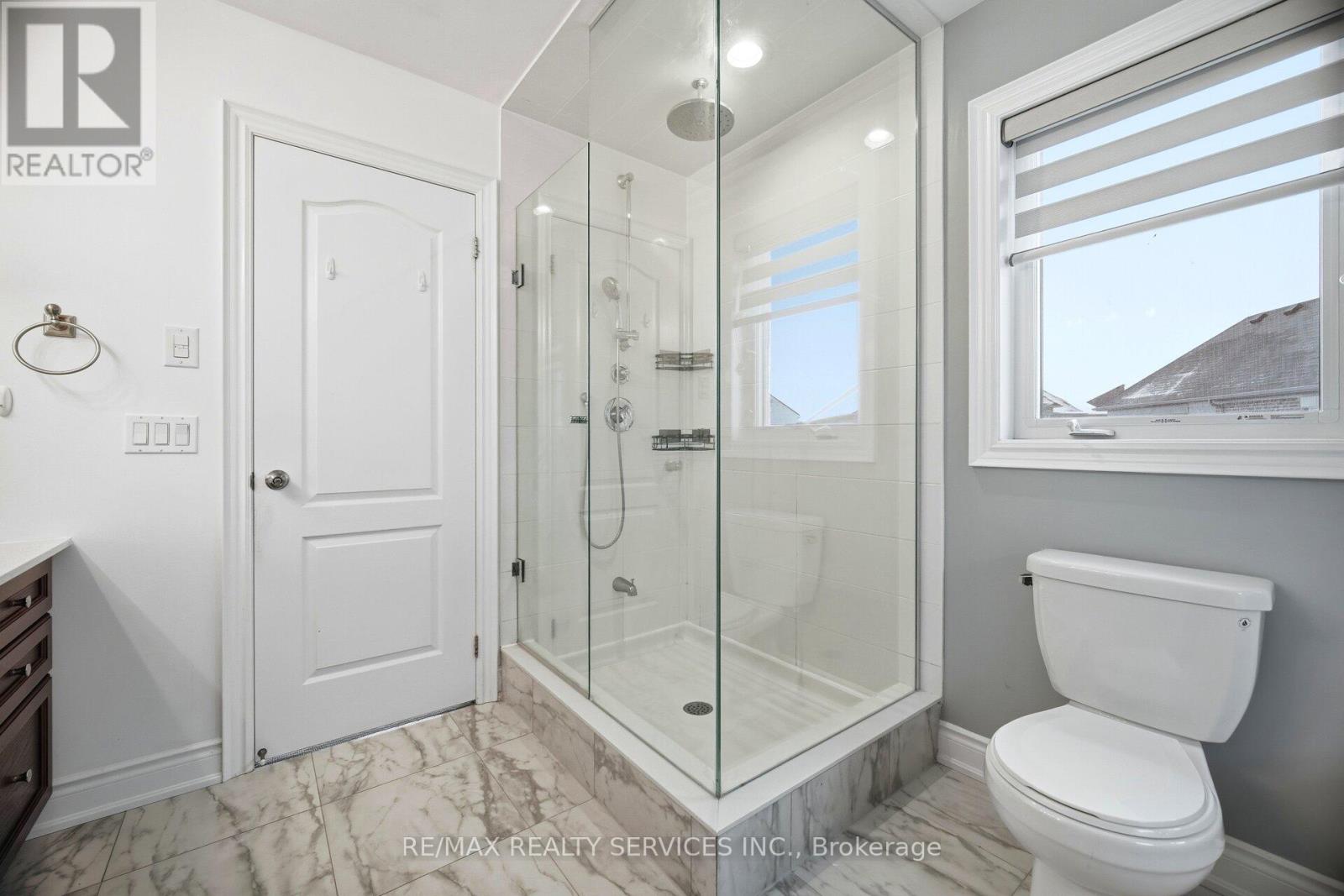 72 Bonnieglen Farm Boulevard, Caledon, Ontario  L7C 4C8 - Photo 30 - W12642840