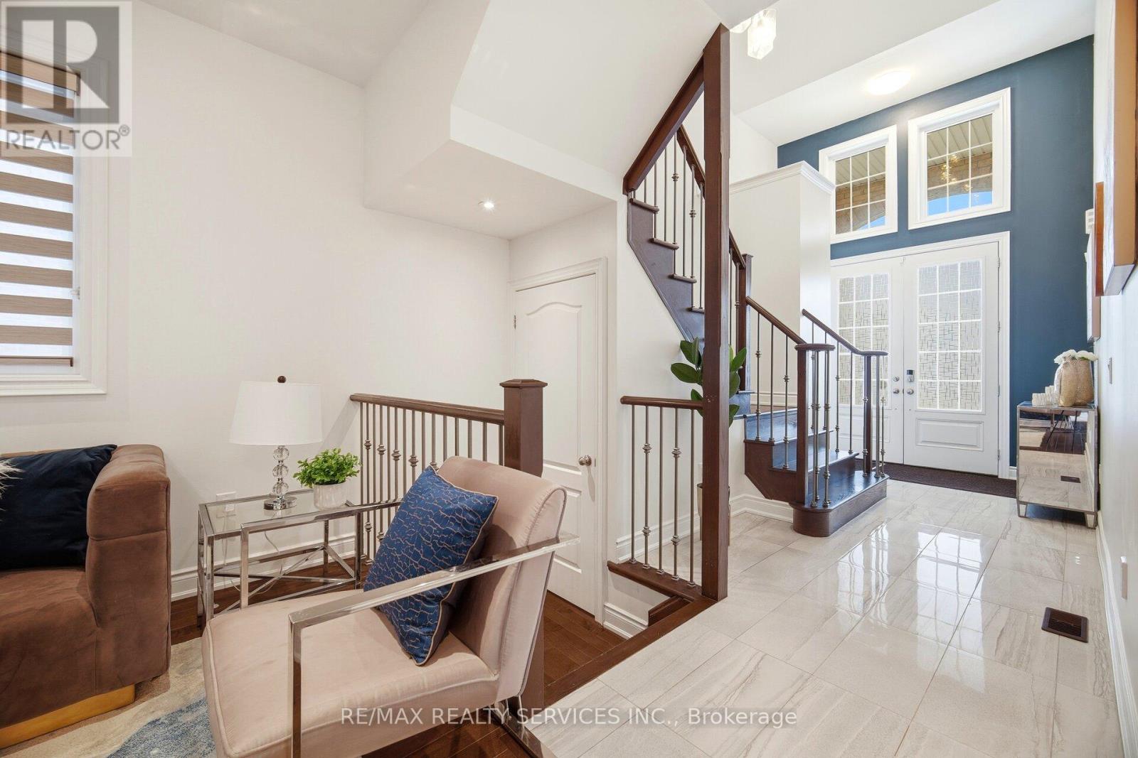 72 Bonnieglen Farm Boulevard, Caledon, Ontario  L7C 4C8 - Photo 34 - W12642840