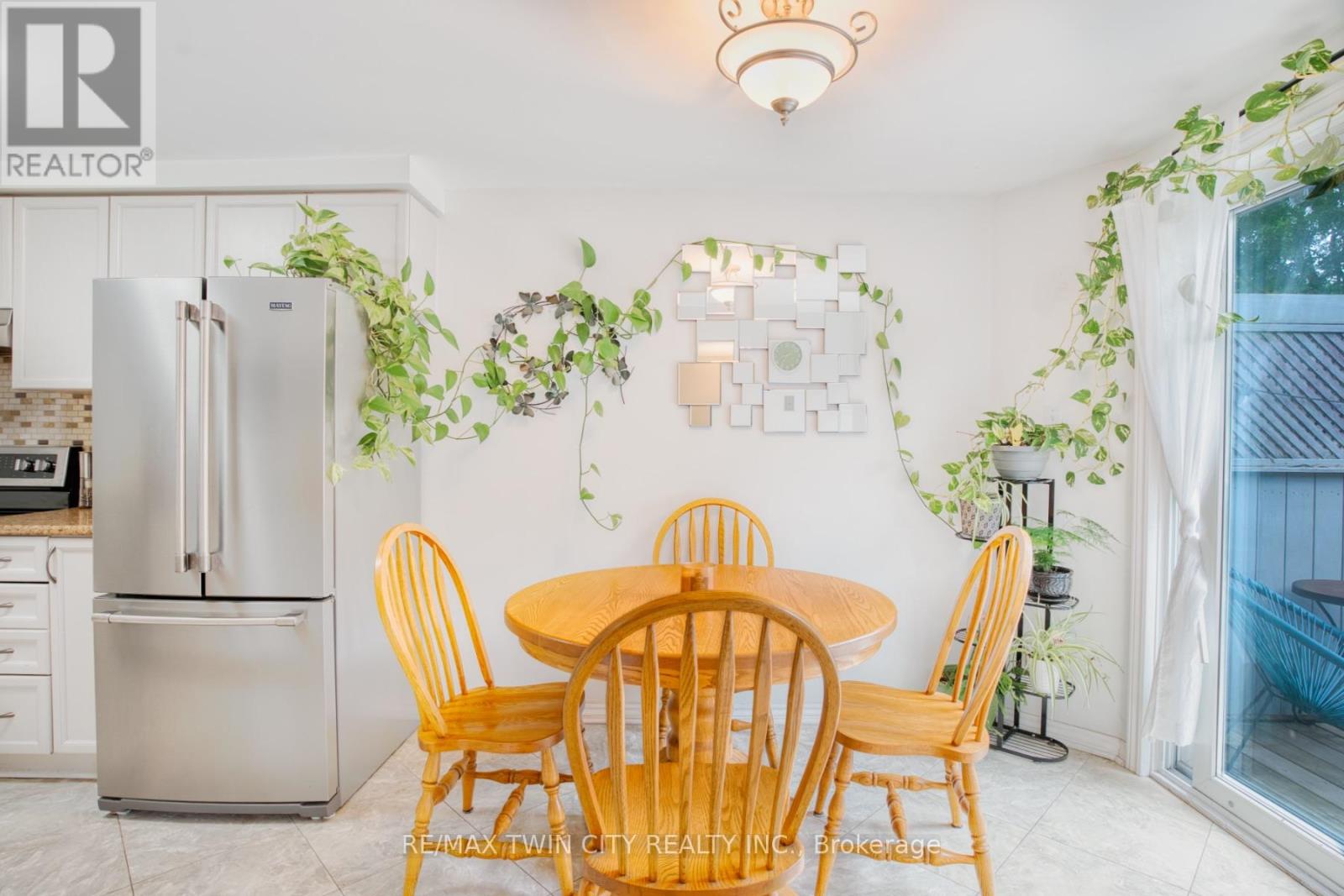 135 Eastforest Trail, Kitchener, Ontario  N2N 3E4 - Photo 12 - X12423328