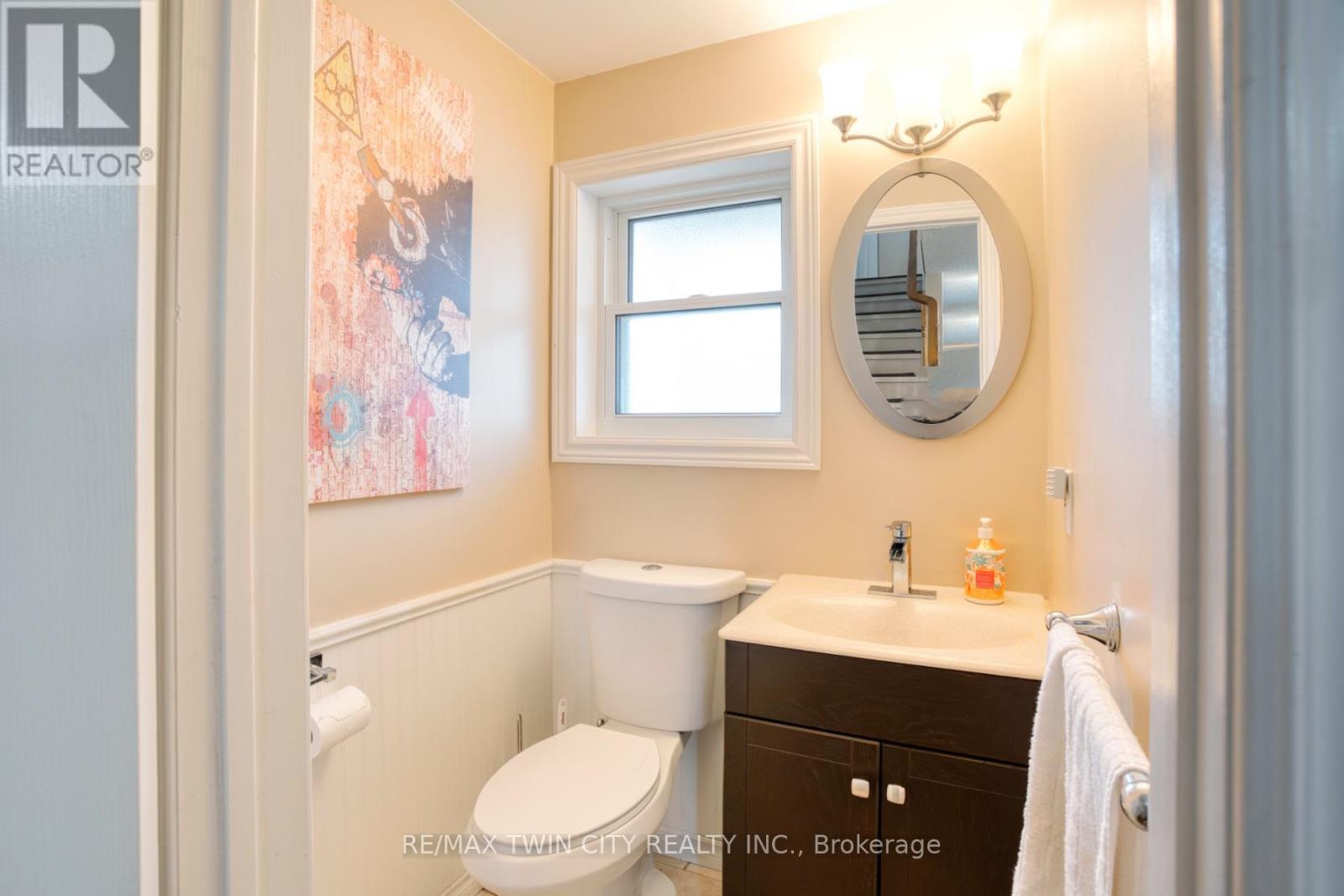 135 Eastforest Trail, Kitchener, Ontario  N2N 3E4 - Photo 5 - X12423328