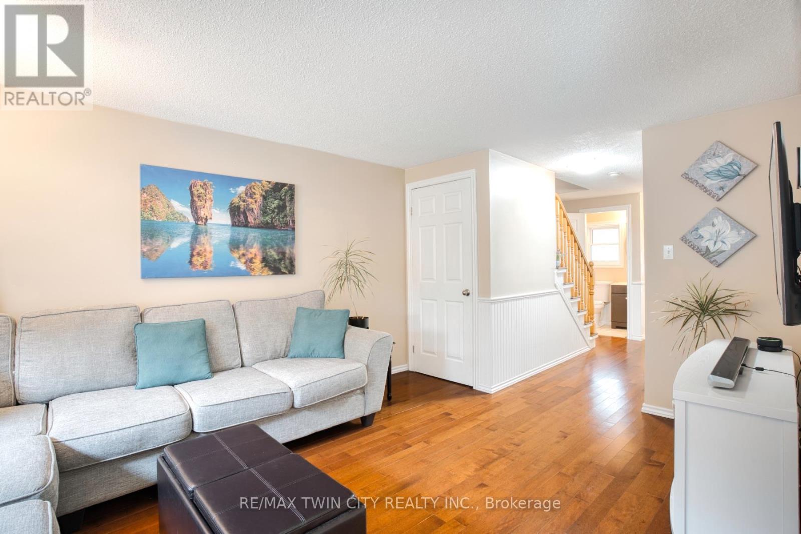 135 Eastforest Trail, Kitchener, Ontario  N2N 3E4 - Photo 11 - X12423328