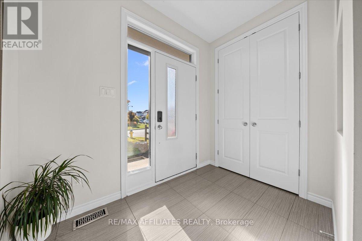 308 Equine Way, Ottawa, Ontario  K2V 0A7 - Photo 7 - X12472573