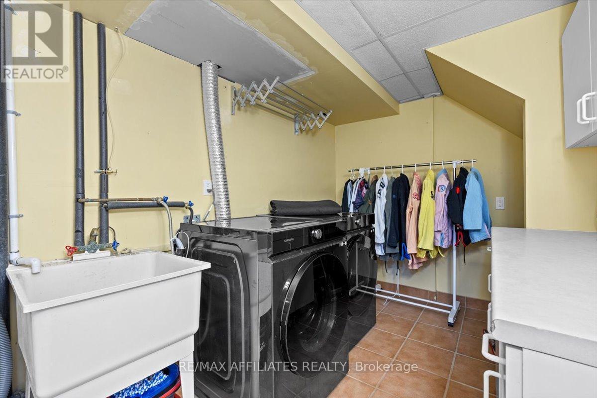 34 Woodgate Way, Ottawa, Ontario  K2J 4C9 - Photo 31 - X12564148