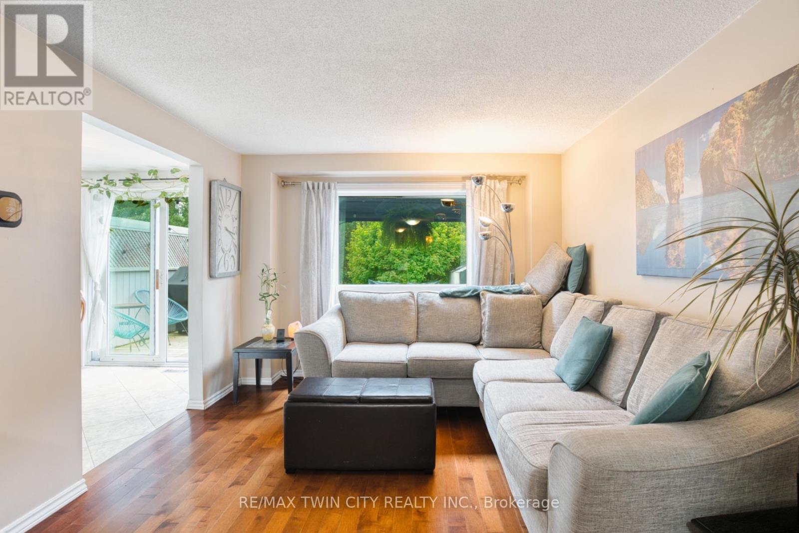 135 Eastforest Trail, Kitchener, Ontario  N2N 3E4 - Photo 8 - X12423328