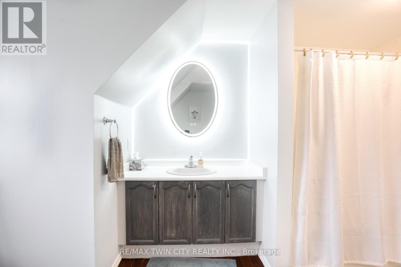 135 Eastforest Trail, Kitchener, Ontario  N2N 3E4 - Photo 18 - X12423328