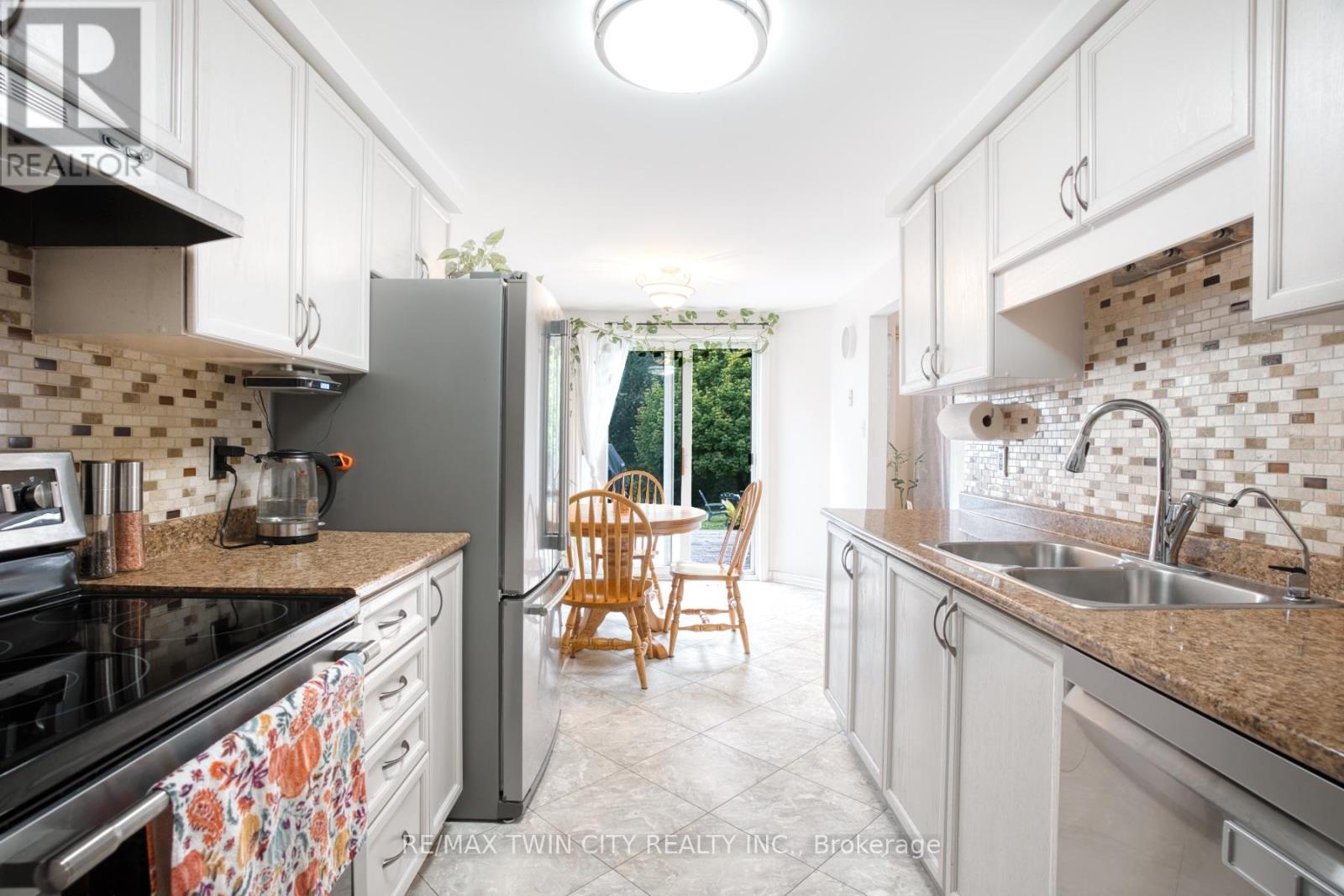 135 Eastforest Trail, Kitchener, Ontario  N2N 3E4 - Photo 15 - X12423328