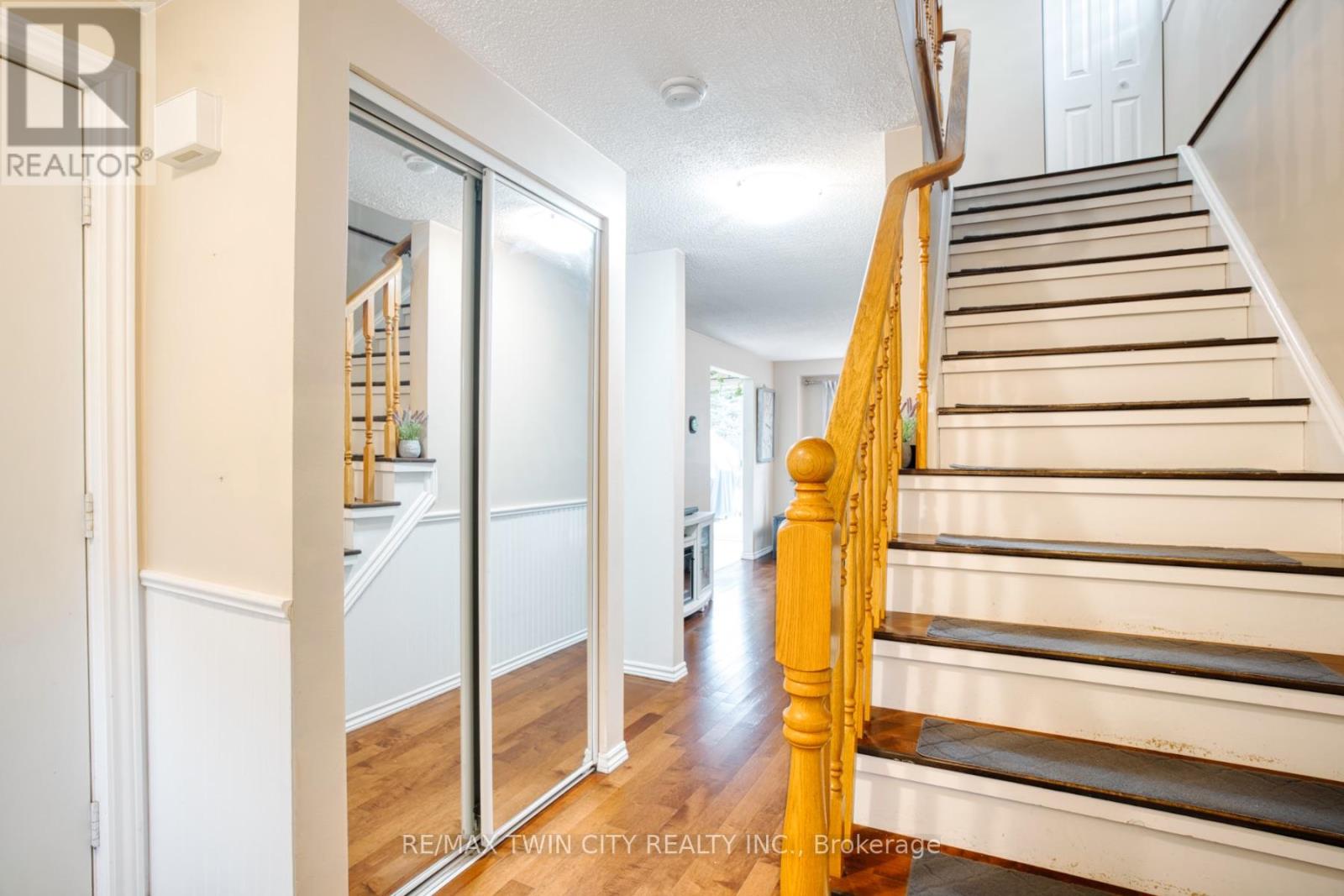 135 Eastforest Trail, Kitchener, Ontario  N2N 3E4 - Photo 4 - X12423328