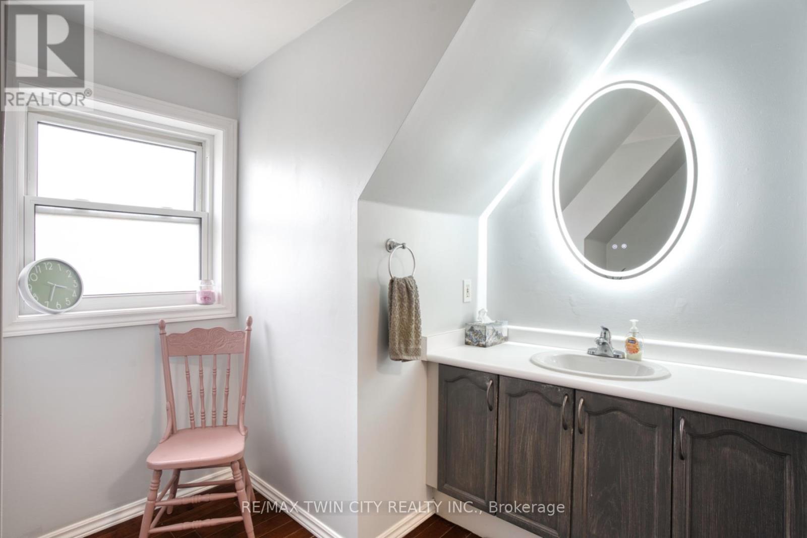 135 Eastforest Trail, Kitchener, Ontario  N2N 3E4 - Photo 19 - X12423328