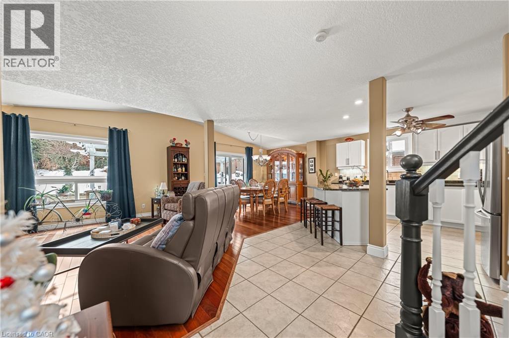 44 Dineen Court, Kitchener, Ontario  N2B 3X3 - Photo 9 - 40794163