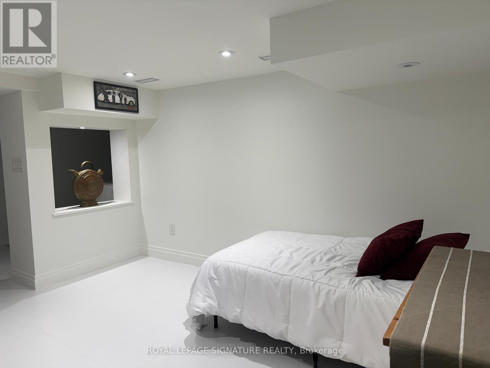 19 Teddington Park Avenue, Toronto, Ontario  M4N 2C4 - Photo 10 - C12450905