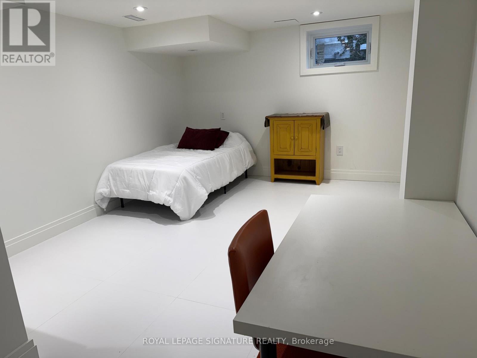 19 Teddington Park Avenue, Toronto, Ontario  M4N 2C4 - Photo 13 - C12450905