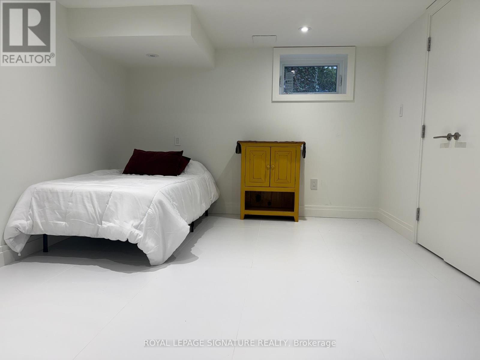 19 Teddington Park Avenue, Toronto, Ontario  M4N 2C4 - Photo 11 - C12450905