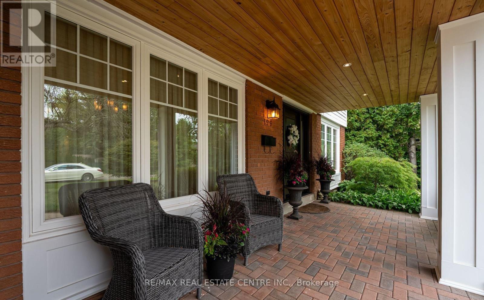 196 Sabel Street, Oakville (Br Bronte), Ontario  L6L 3V4 - Photo 3 - W12641666