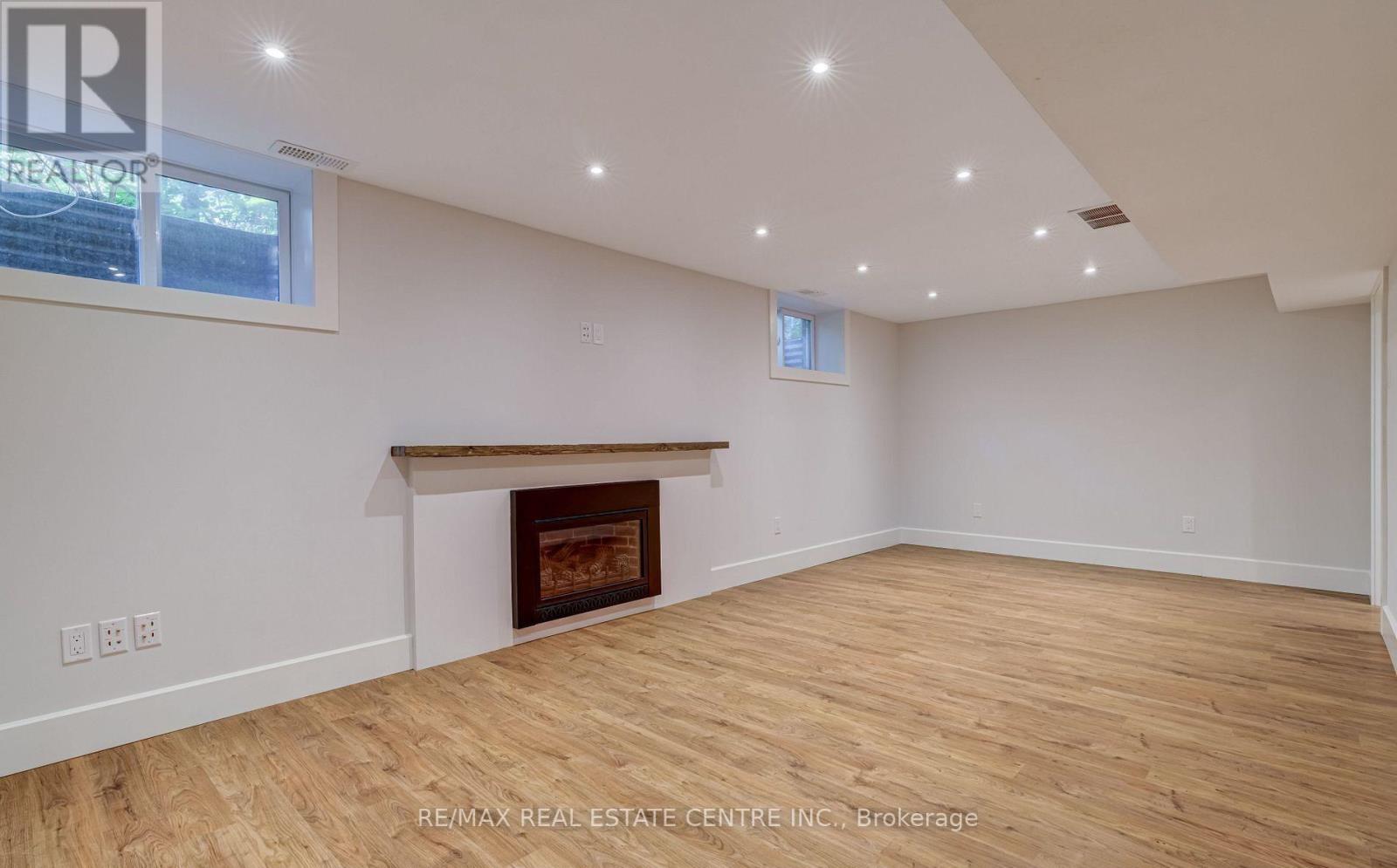 196 Sabel Street, Oakville (Br Bronte), Ontario  L6L 3V4 - Photo 33 - W12641666