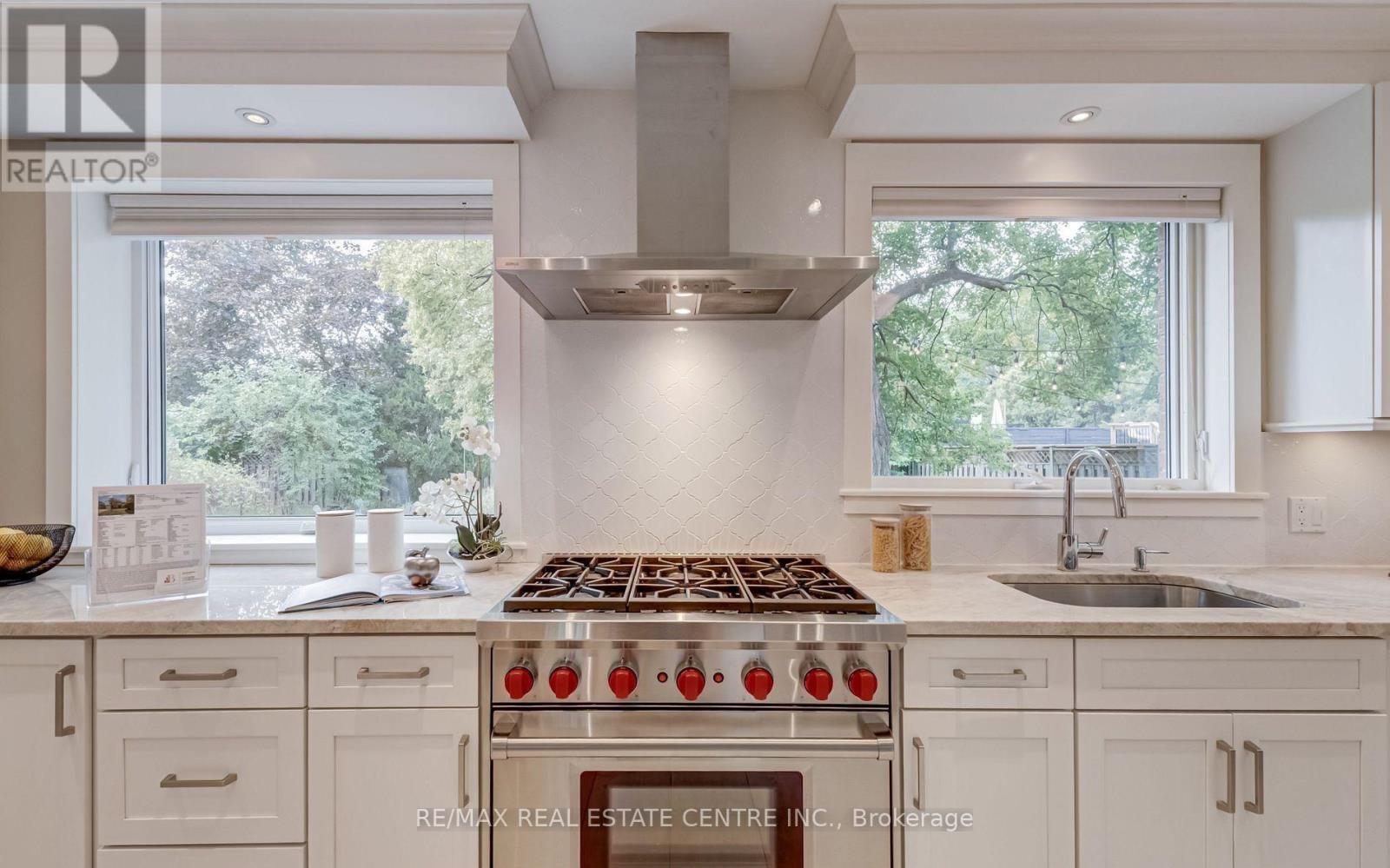 196 Sabel Street, Oakville (Br Bronte), Ontario  L6L 3V4 - Photo 14 - W12641666