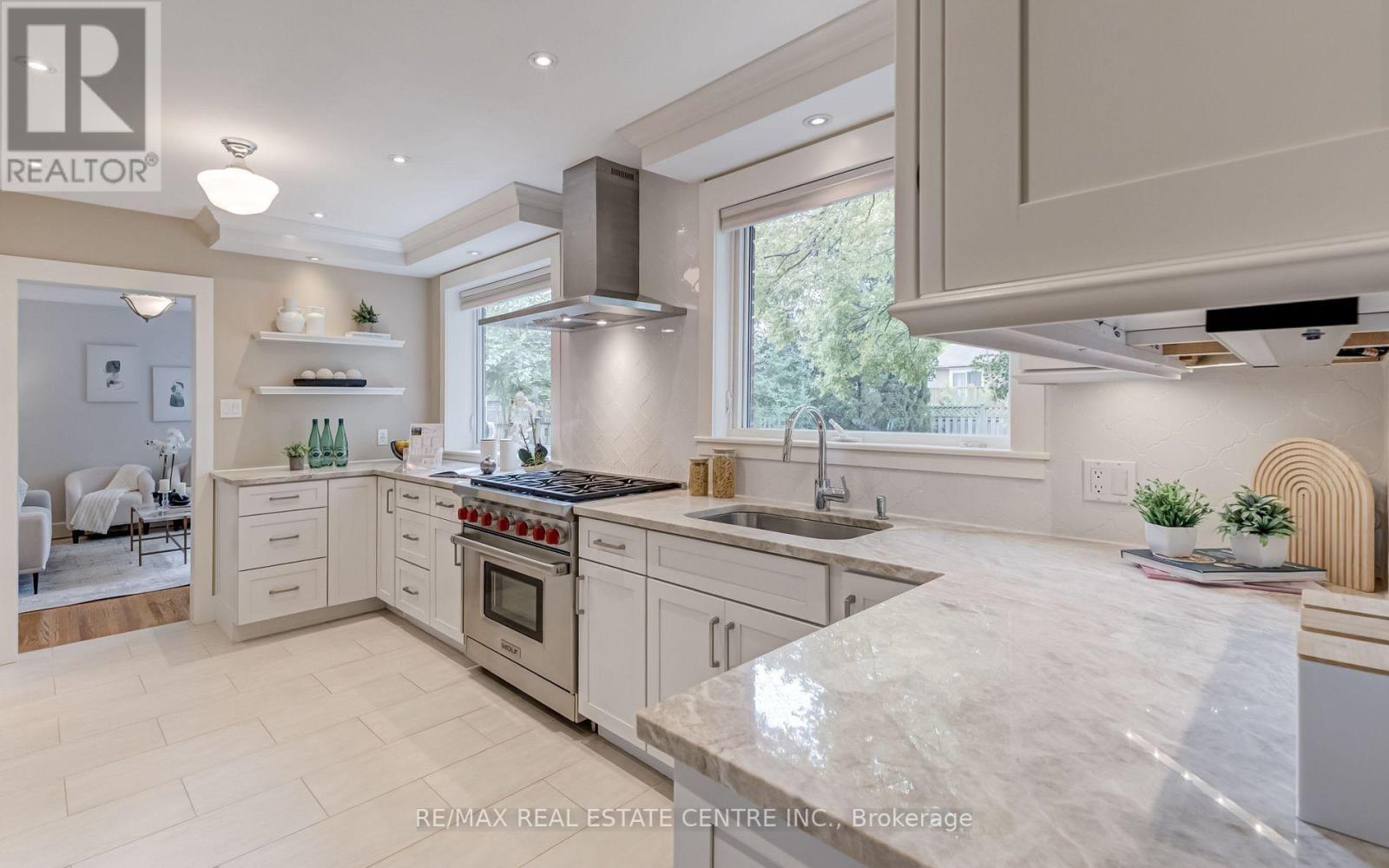 196 Sabel Street, Oakville (Br Bronte), Ontario  L6L 3V4 - Photo 12 - W12641666