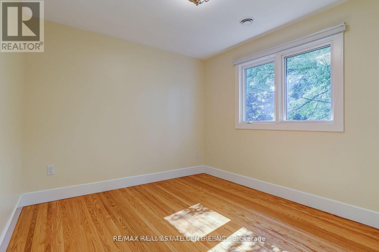 196 Sabel Street, Oakville (Br Bronte), Ontario  L6L 3V4 - Photo 29 - W12641666