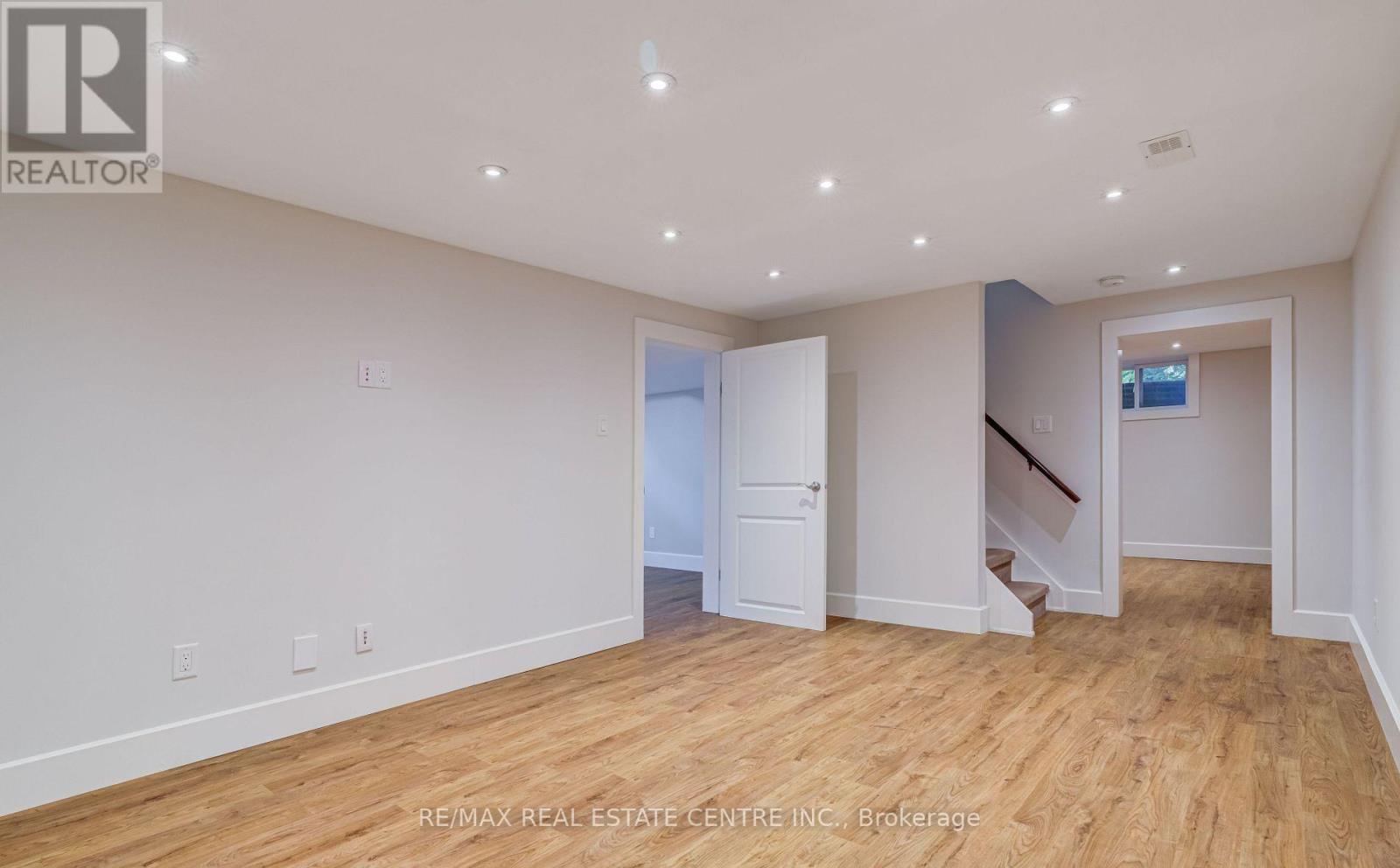 196 Sabel Street, Oakville (Br Bronte), Ontario  L6L 3V4 - Photo 32 - W12641666