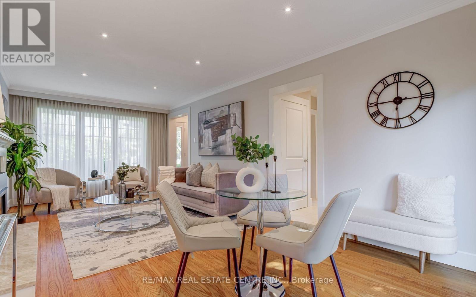 196 Sabel Street, Oakville (Br Bronte), Ontario  L6L 3V4 - Photo 9 - W12641666