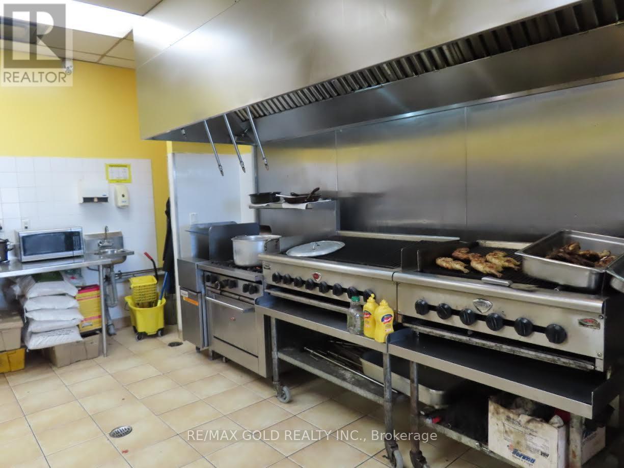 67 - 2300 Finch Avenue, Toronto (Humber Summit), Ontario  M9M 2Y3 - Photo 11 - W12642518