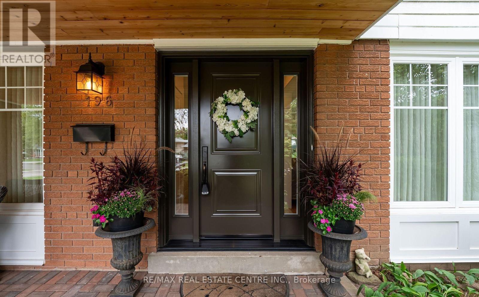 196 Sabel Street, Oakville (Br Bronte), Ontario  L6L 3V4 - Photo 4 - W12641666