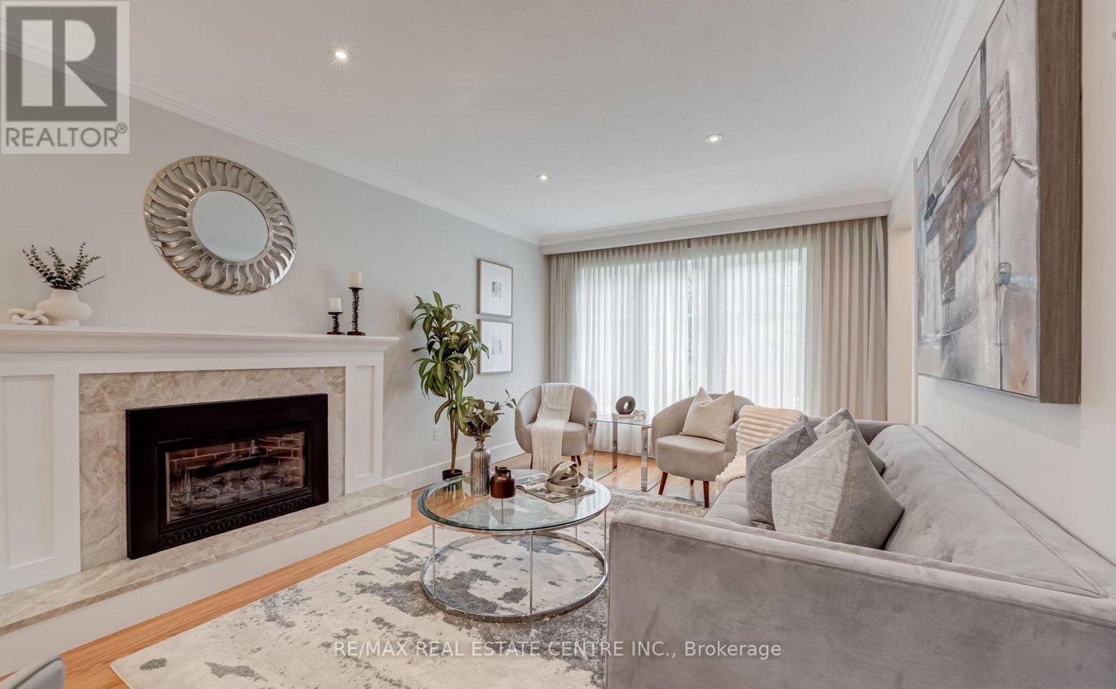 196 Sabel Street, Oakville (Br Bronte), Ontario  L6L 3V4 - Photo 8 - W12641666