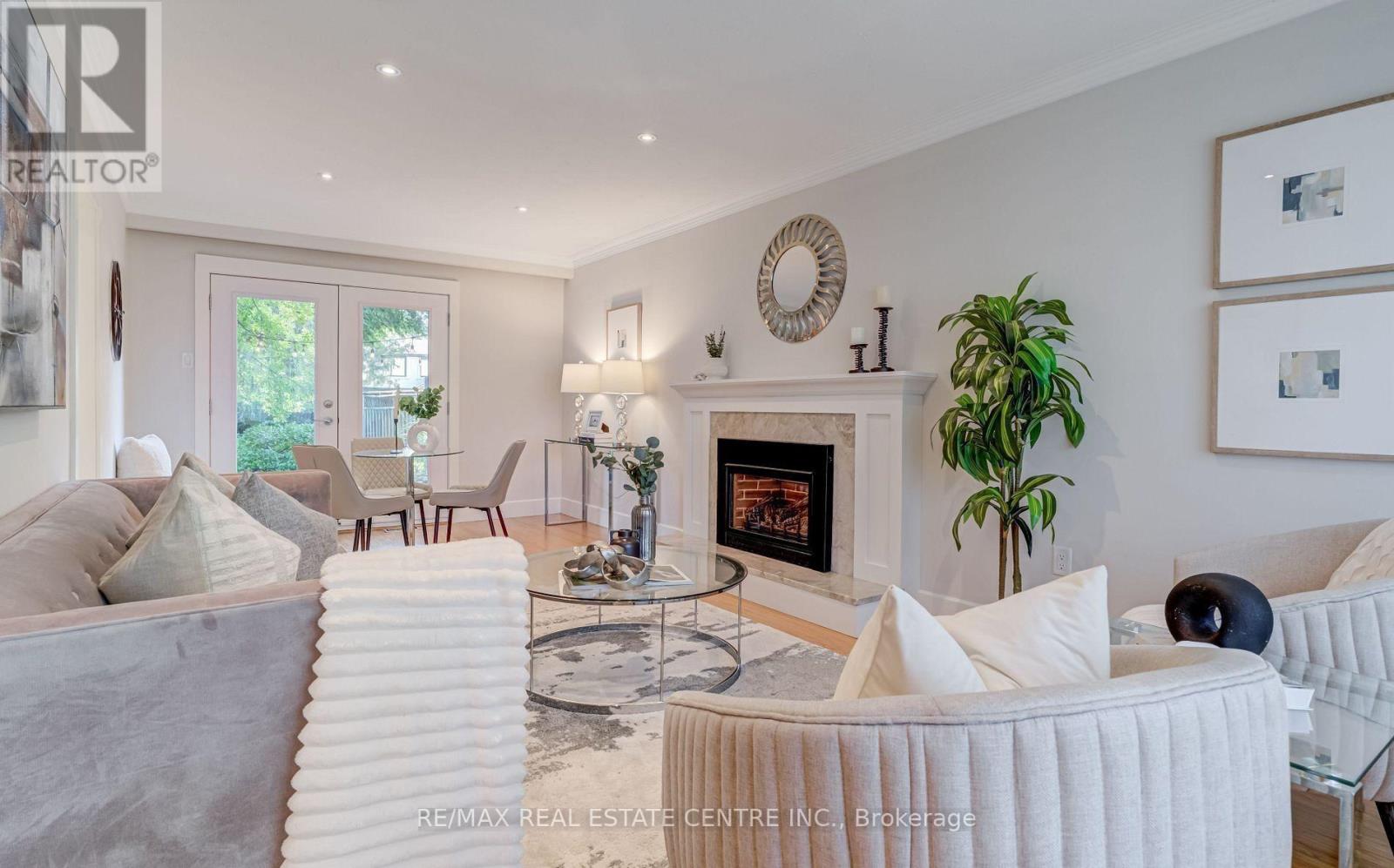 196 Sabel Street, Oakville (Br Bronte), Ontario  L6L 3V4 - Photo 6 - W12641666