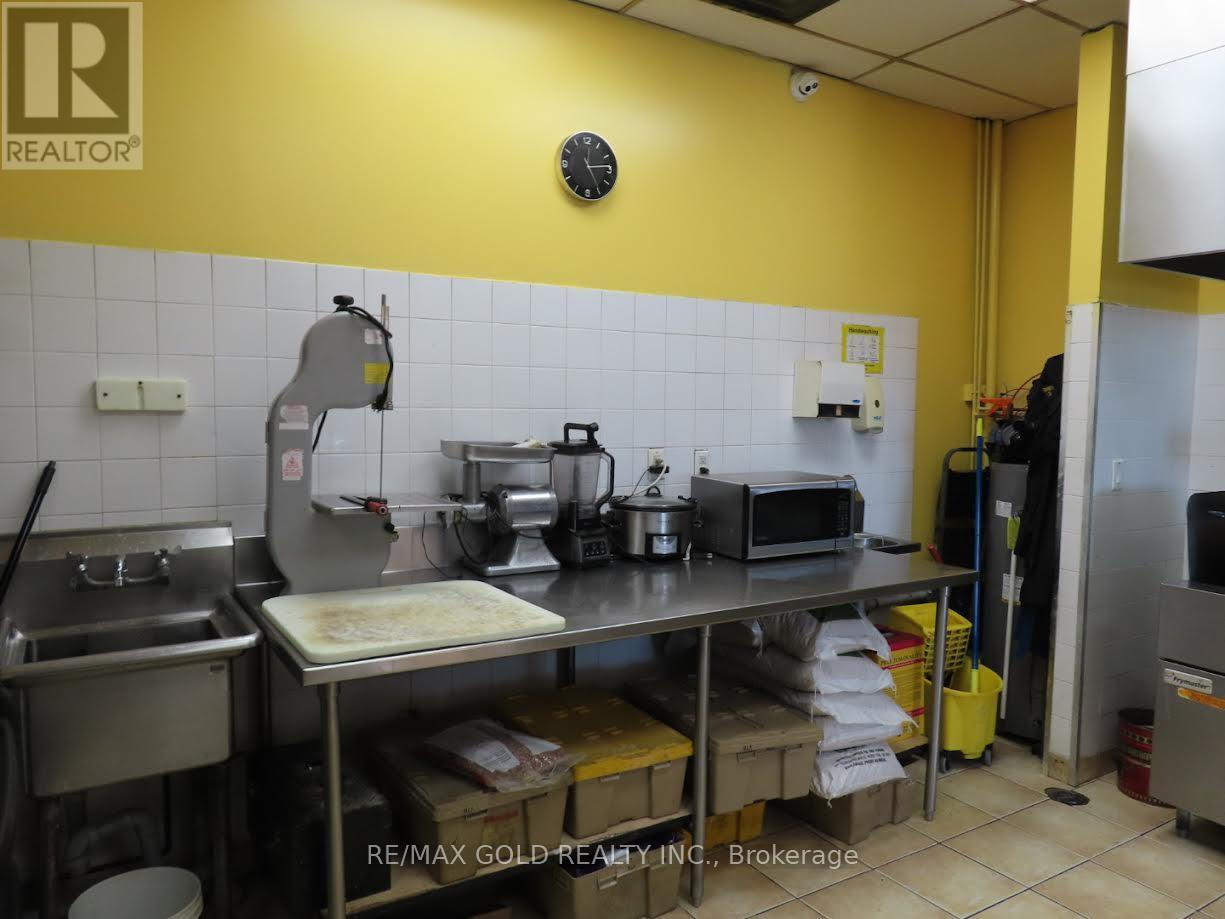 67 - 2300 Finch Avenue, Toronto (Humber Summit), Ontario  M9M 2Y3 - Photo 8 - W12642518