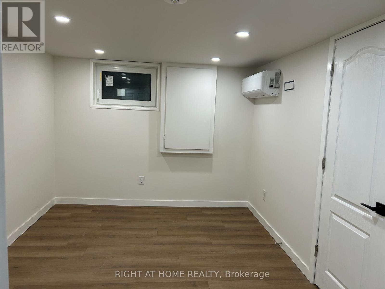 Lower - 333 Millard Avenue, Newmarket (Central Newmarket), Ontario  L3Y 1Z5 - Photo 6 - N12642878