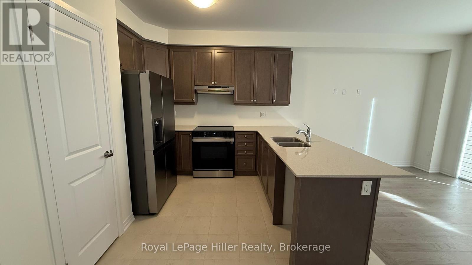 941 Douro Street, Stratford, Ontario  N5A 0M2 - Photo 6 - X12575786