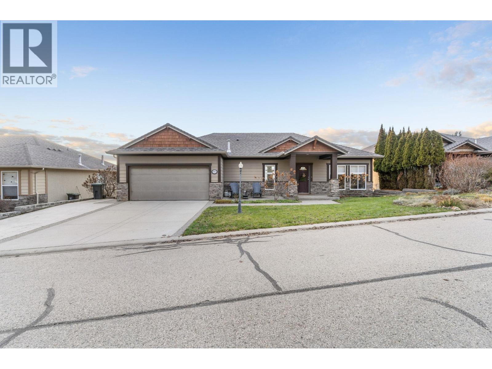 3582 Camelback Drive, Kelowna, British Columbia  V1X 8A7 - Photo 2 - 10371375