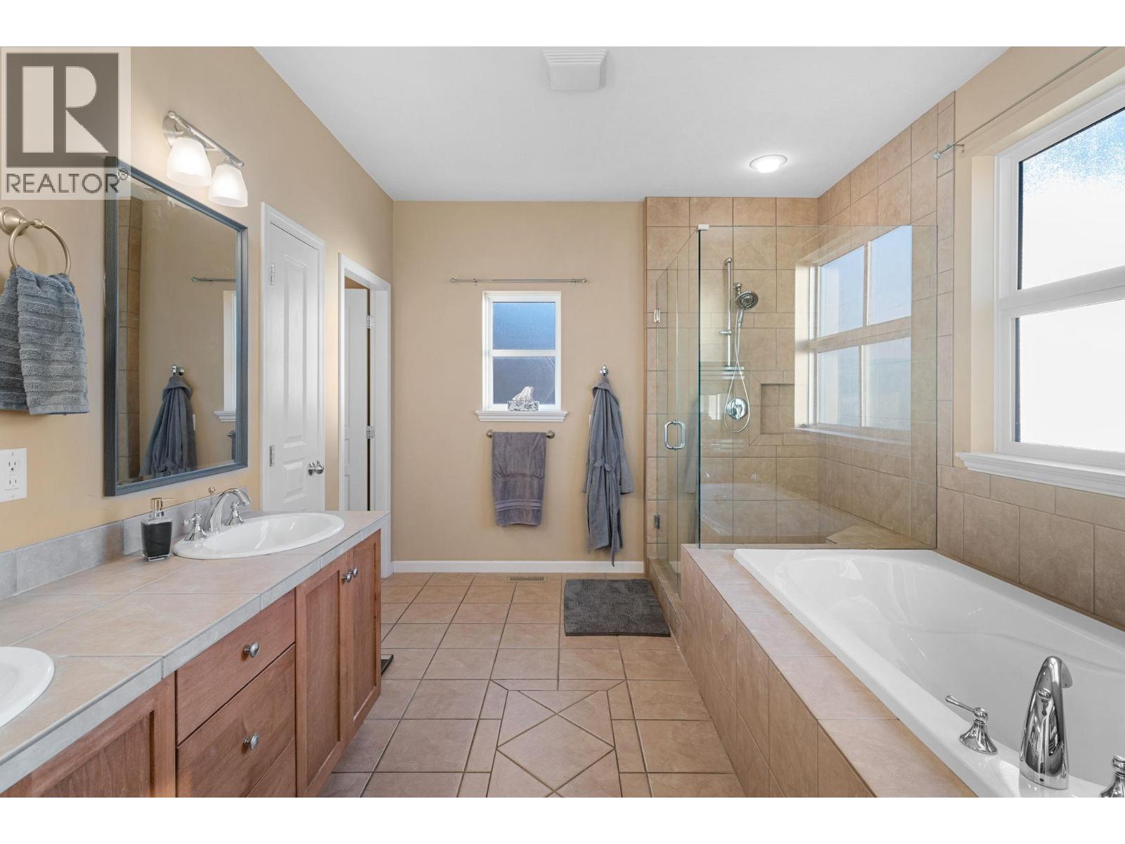 3582 Camelback Drive, Kelowna, British Columbia  V1X 8A7 - Photo 24 - 10371375