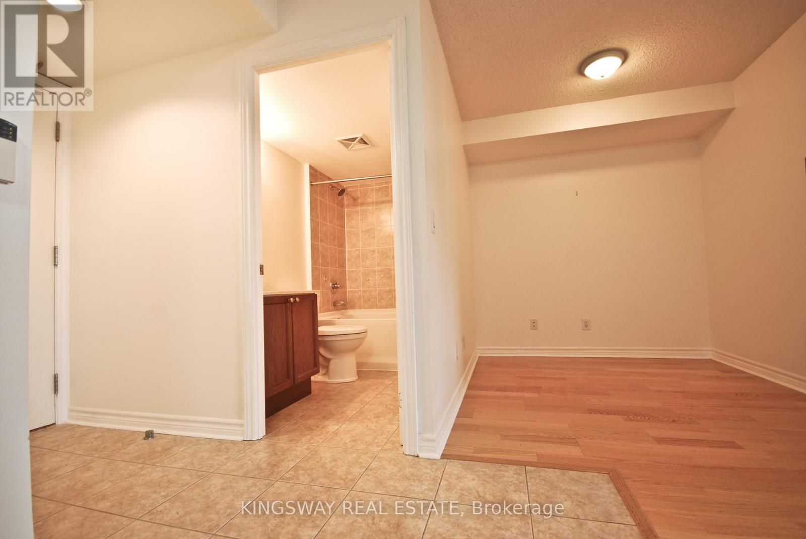 804 - 2391 Central Park Drive, Oakville, Ontario  L6H 0E4 - Photo 6 - W12642854