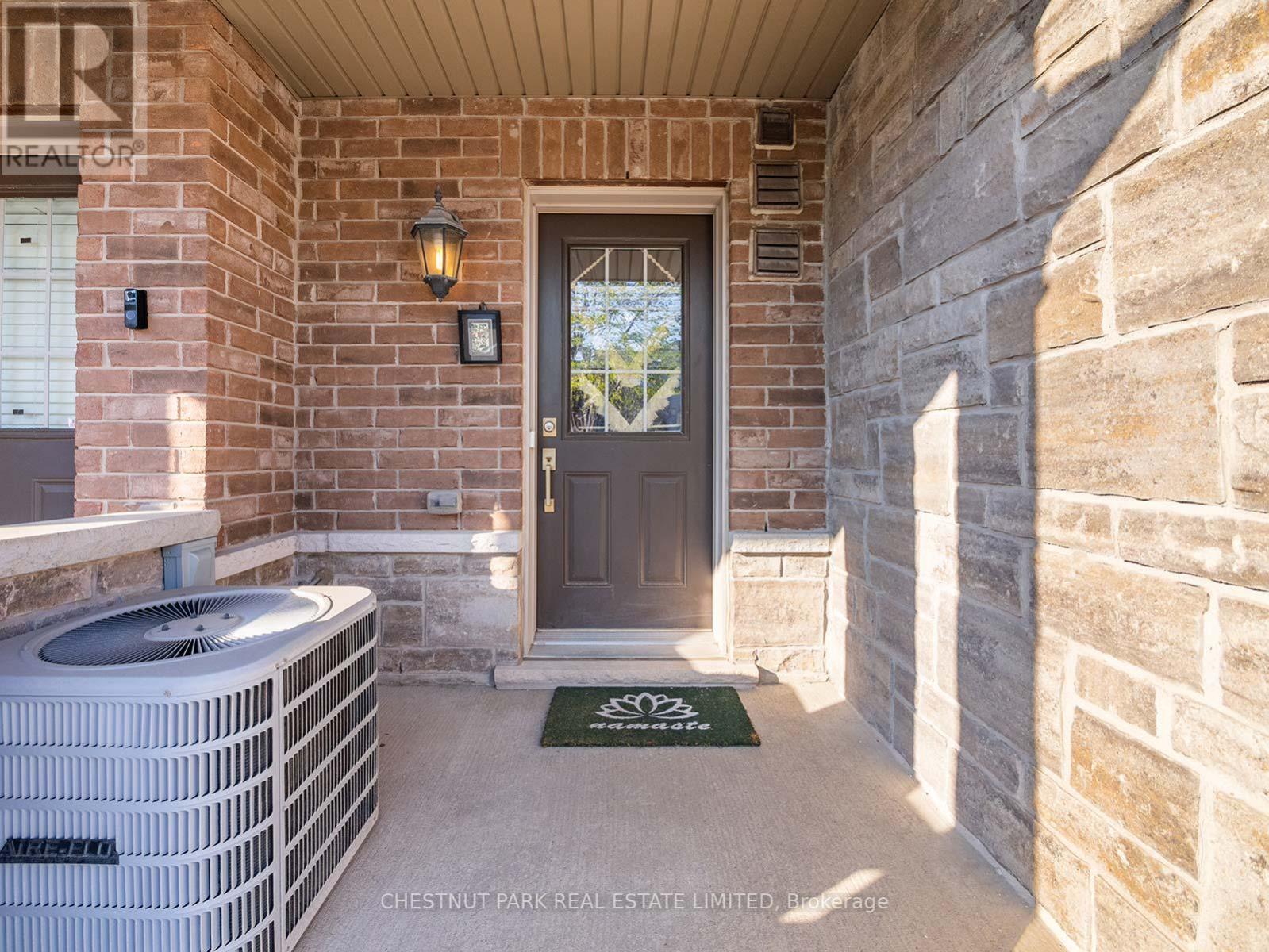 100 - 1401 Plains Road E, Burlington, Ontario  L7R 3P9 - Photo 3 - W12642860