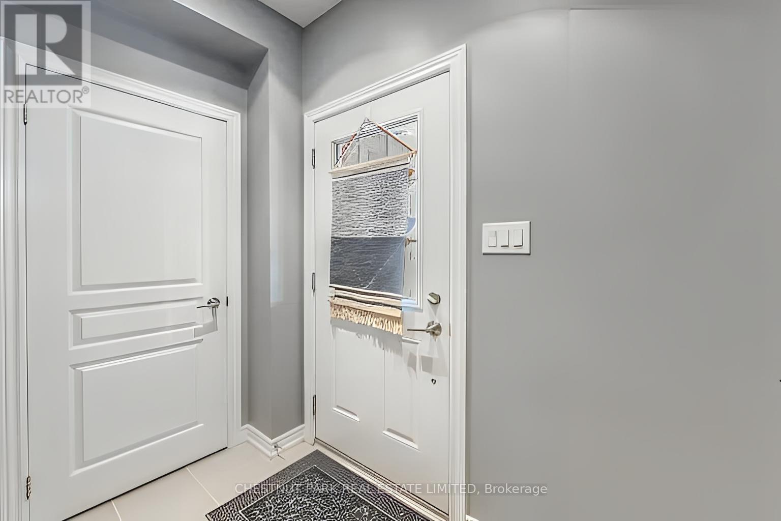 100 - 1401 Plains Road E, Burlington, Ontario  L7R 3P9 - Photo 4 - W12642860