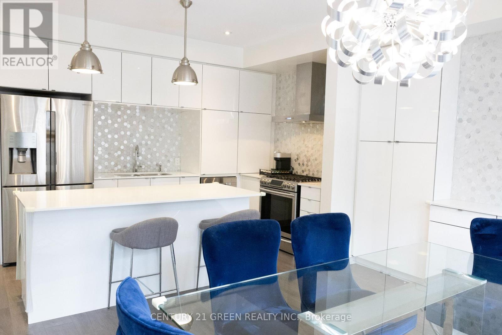 206 Huguenot Road, Oakville, Ontario  L6H 0L6 - Photo 4 - W12642876